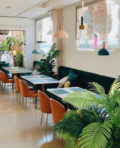 Mokelino Tapas, Cocktails & Brunch in Los Cristianos