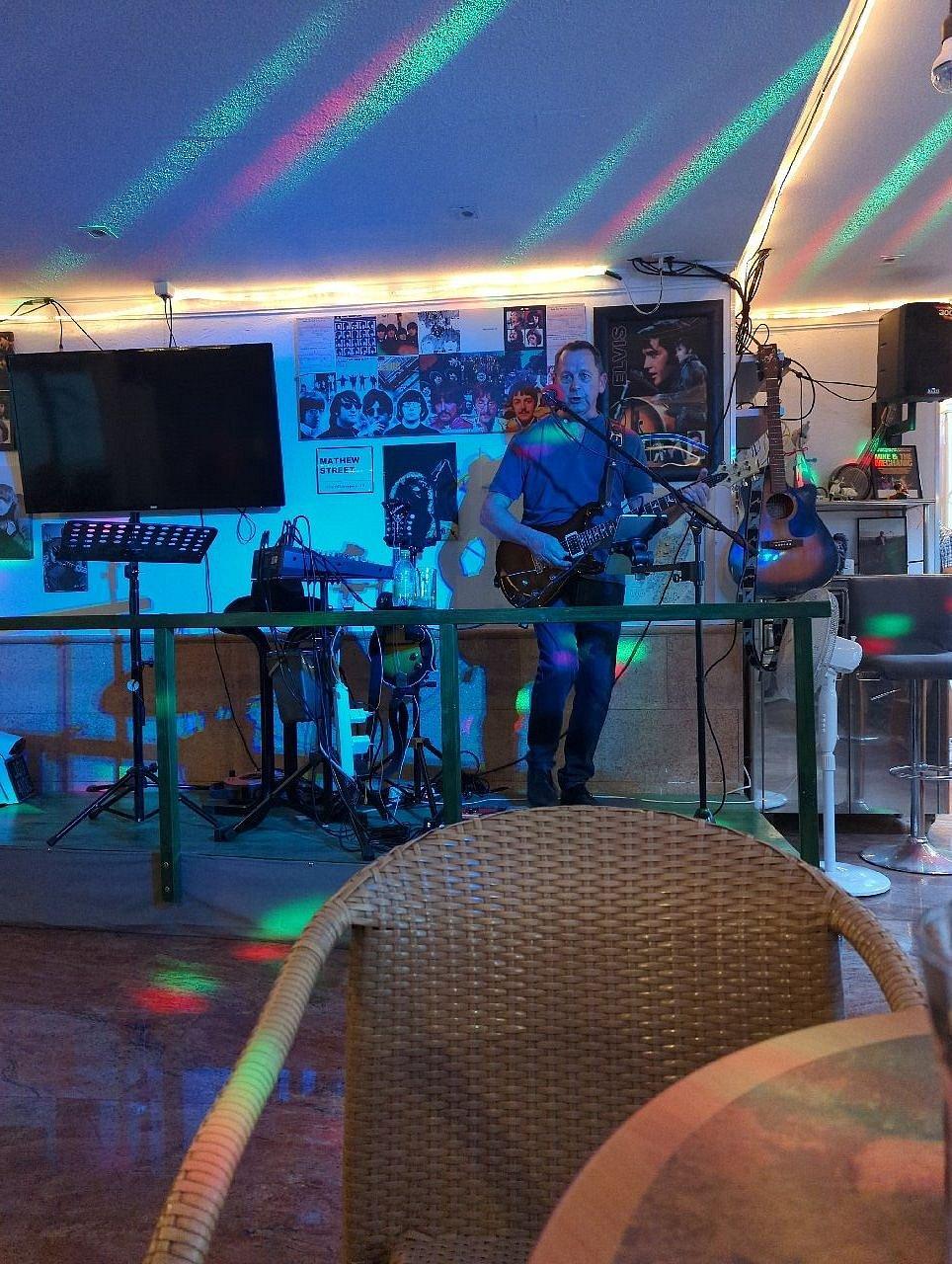 Al's Bar