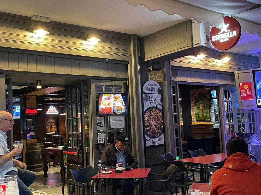 The Horseshoe Pub