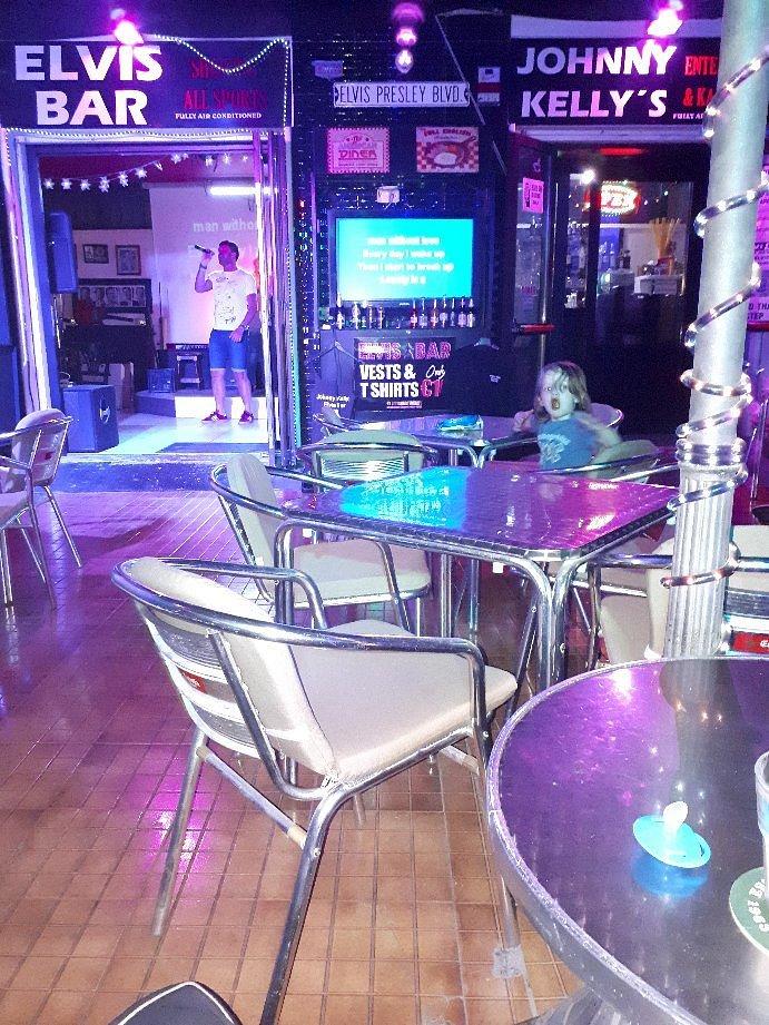 Elvis Bar