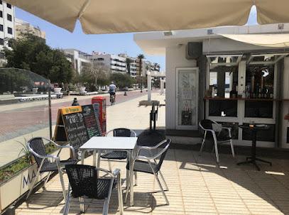 Parador Arrecife. Restaurante frente al mar