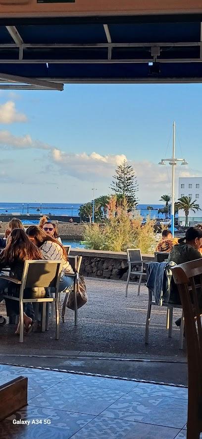 Salitre, Cervecería & Tapas